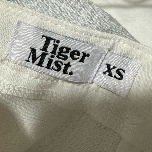 Tiger Mist | White Flowy Mini Skirt | Size XS - Picture 6 of 6